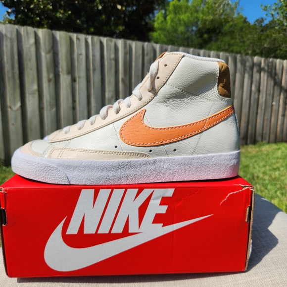 Size Nike Blazer '77 EMB Mid Inspected By Swoosh